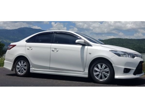 Toyota vios 1.5 ปี2014  e a/t สีขาว เกียร์ออโต้ รถบ้าน ไม่แก๊ส abs